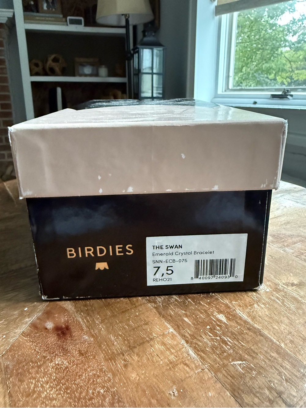 Birdies Rhinestone Embellished Green Velvet Pointy Toe Mules 7.5. NIB - Picture 10 of 11